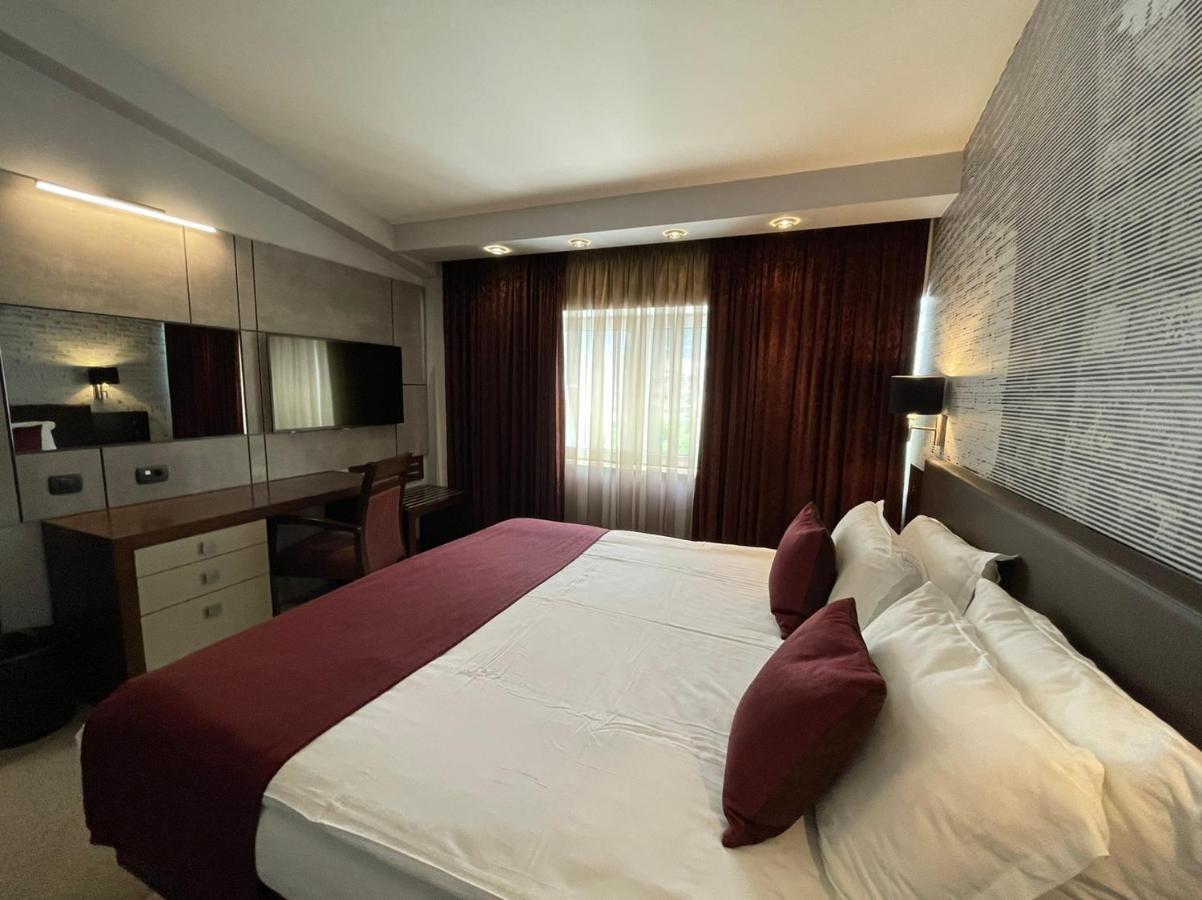 Queen'S Hotel - Zebra Centre Skopje Eksteriør bilde