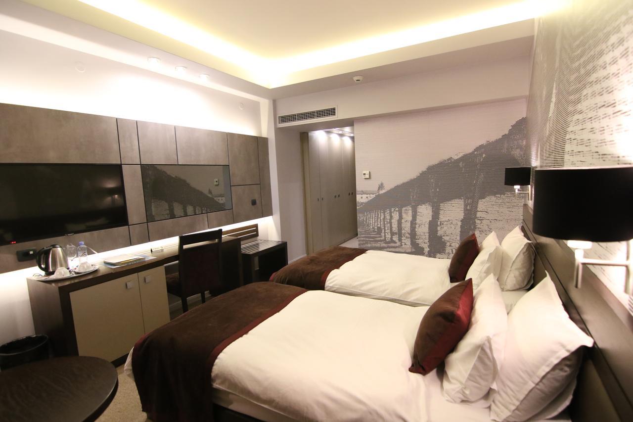 Queen'S Hotel - Zebra Centre Skopje Rom bilde