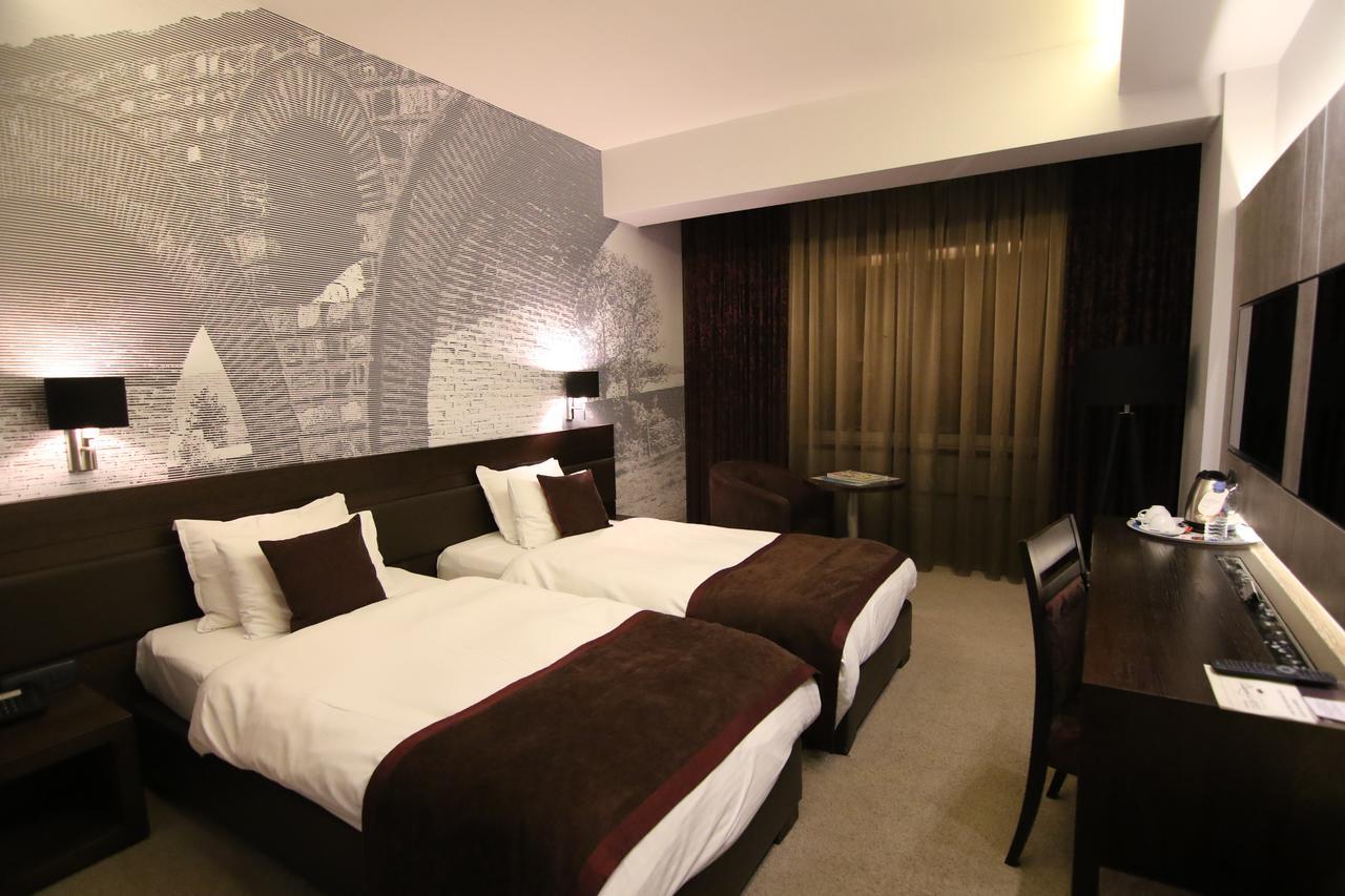 Queen'S Hotel - Zebra Centre Skopje Rom bilde