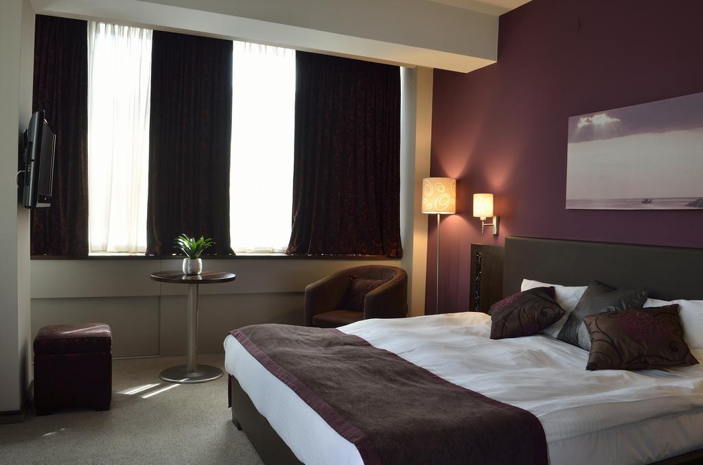 Queen'S Hotel - Zebra Centre Skopje Rom bilde